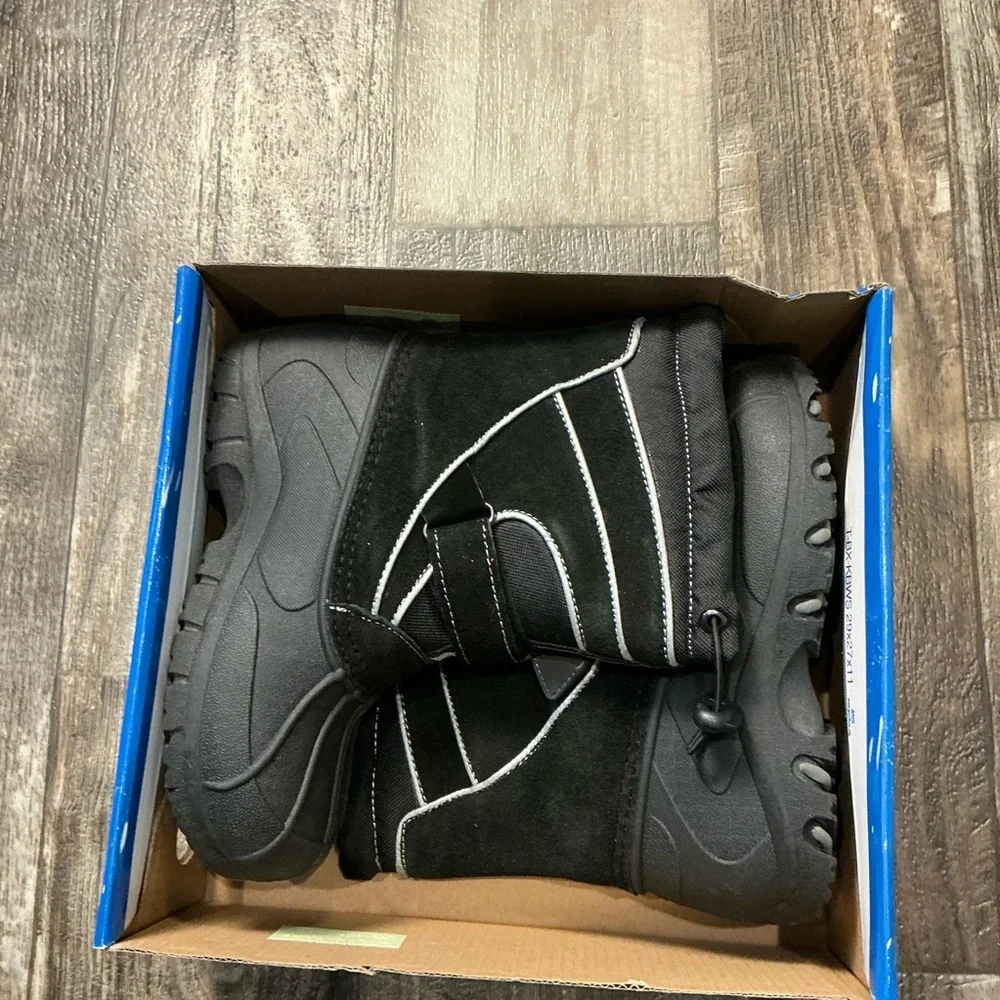 Totes Kids Black and Gray Snow Boots Size 1